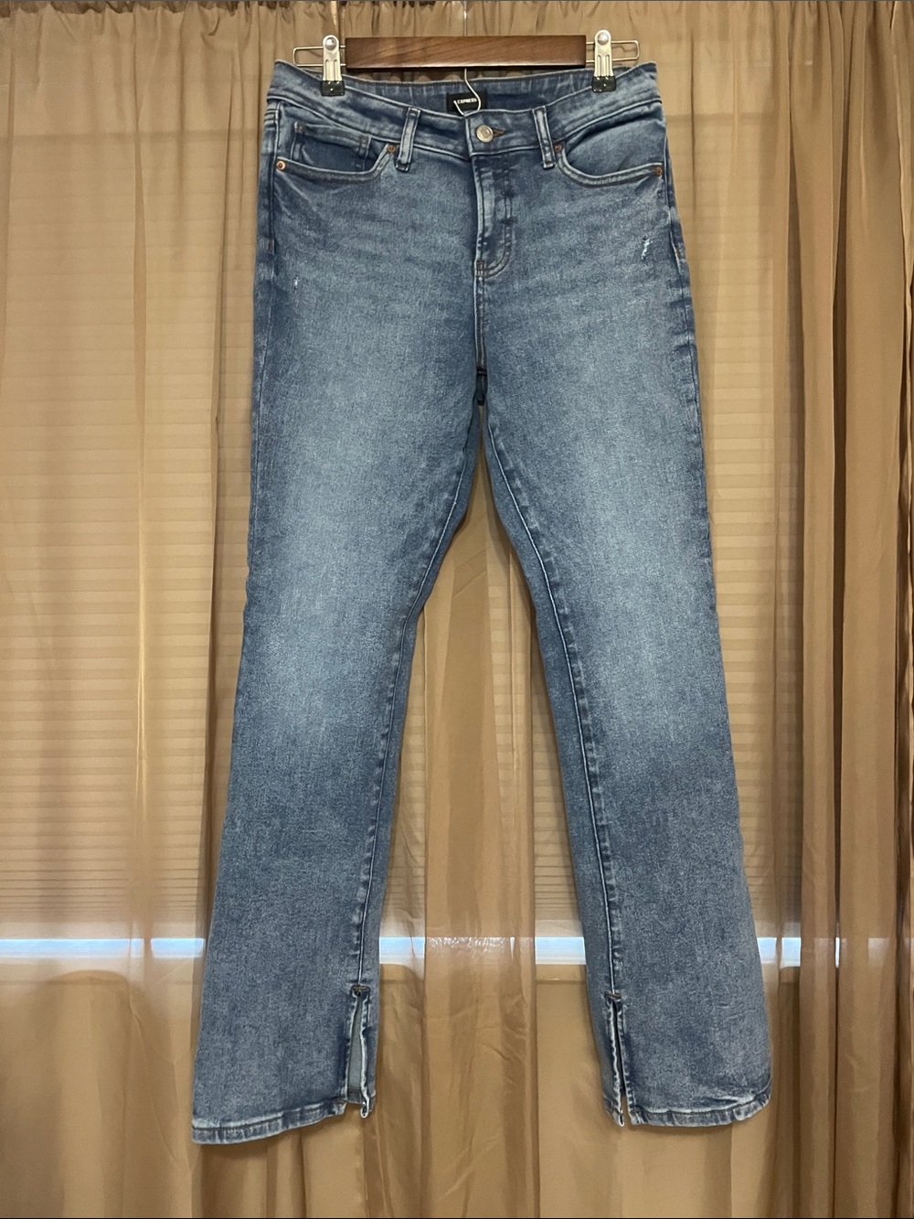 Express Medium Blue mid-Rise Slight boot cut Jeans